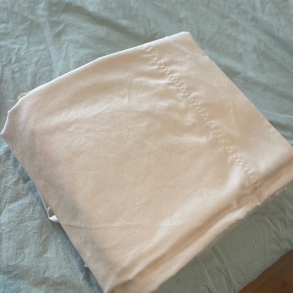 Elegant Cream Bedding Set - Picture 1 of 6